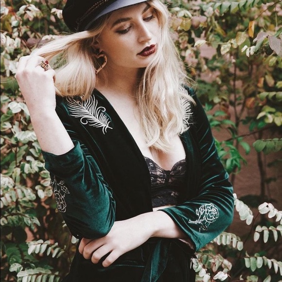 •fridayiminlove• {deep green embroidered velvet} Take Me to Breakfast Jacket - Picture 4 of 11